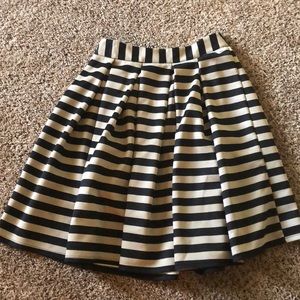 A-line Black and Tan skirt